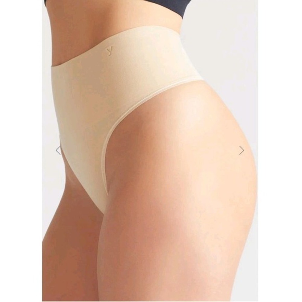 Yummie Womens Thong Ultralight Seamless Shaping Frappe‎ Size L/XL NWT